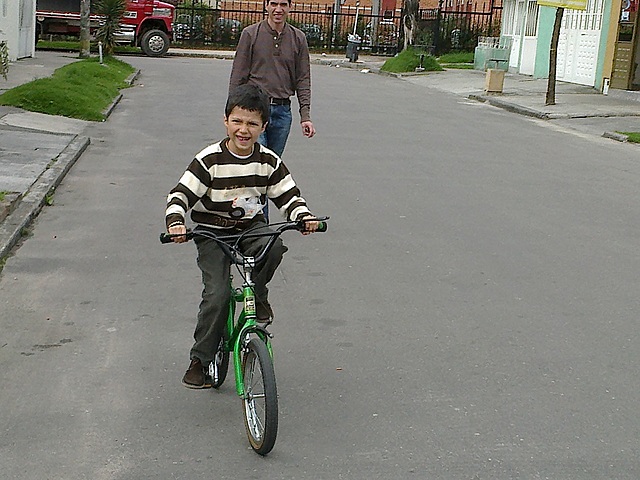 Aprendí a manejar cicla solito.