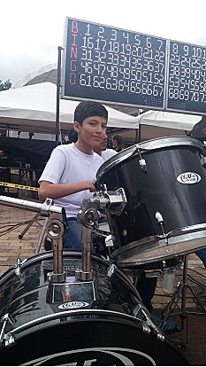 Participé en el dia de la familia del colegio tocando batería y también recibí cinturón Rojo en Taekwondo