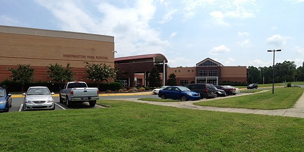 Empezé ir a la escuela de Weddington