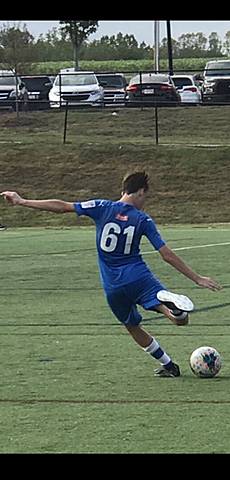 Jugué al fútbol por la academia de los estados unidos