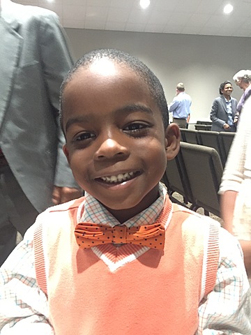 Mi hermano, Dustin, nació en Leesburg, Virginia también.