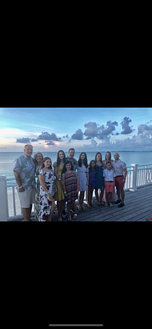 Viajé a las Bahamas con mi familia y las familias de mis primos.