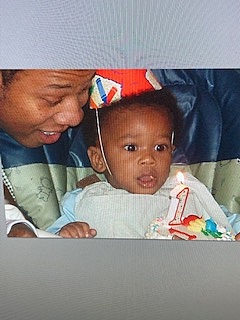 Recibí mi primer pastel de cumpleaños