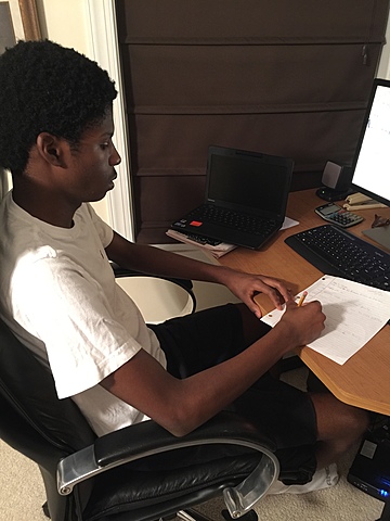 Tuve que hacer mi tarea para la clase de español. La tarea fue fácil y un poco difícil.