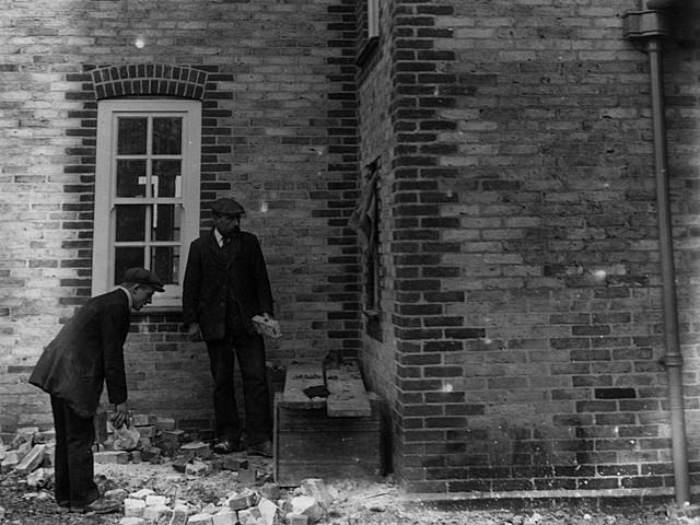 Las sufragistas detonaron bombas en una casa que se estaba construyendo para el ministro de Finanzas y futuro primer ministro, David Lloyd George.