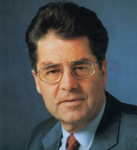 Heinz Fischer becomes President.