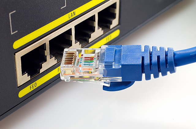 Nace Ethernet.