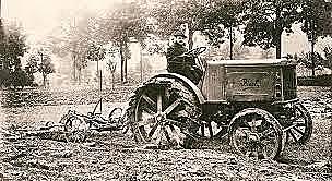 1957.TRACTOR CON MOTOR Y TRACTOR DE DOBLE TRACCION