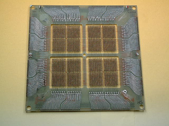 Intel crea la primera memoria RAM