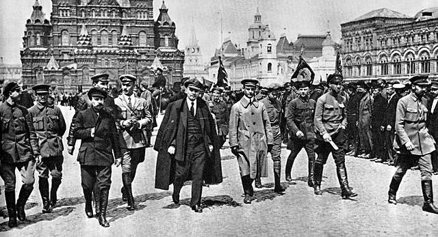 Bolcheviques en el poder. (RR)