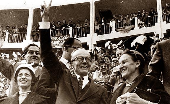 - Comienza el Frente Nacional con Alberto Lleras Camargo, quien hacía parte del partido Liberal desde 1957 hasta 1962. - Inicia el proyecto de restablecimiento del orden social.