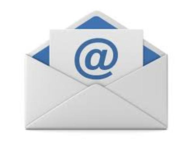 El primer correo electrónico es enviado