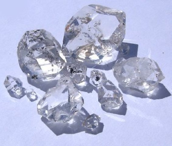 (4 BYA) Rocks & Crystals found