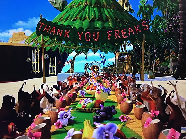 The lemurs thank the 4 friends