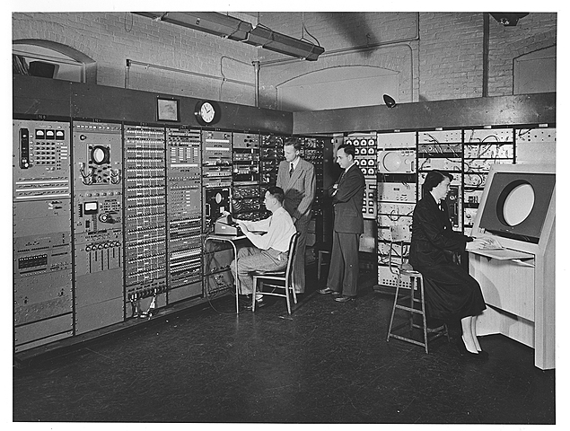 primer computador electromagnetico