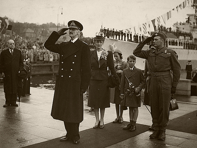 Kong Haakon VII vender tilbake