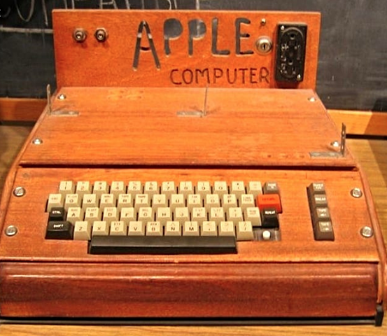 1976, COMPUTADORA DE UNA TARJETA