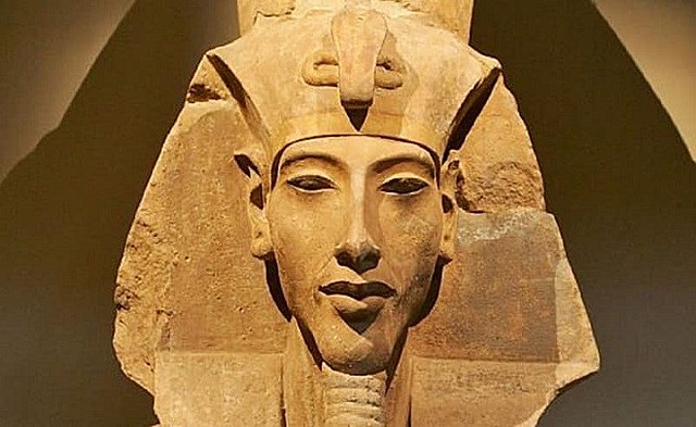 Akhenaton
