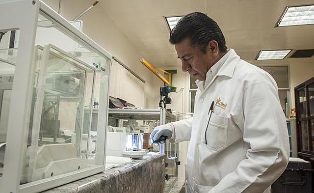 Químico en metrología ( intelectual, social y laboral).