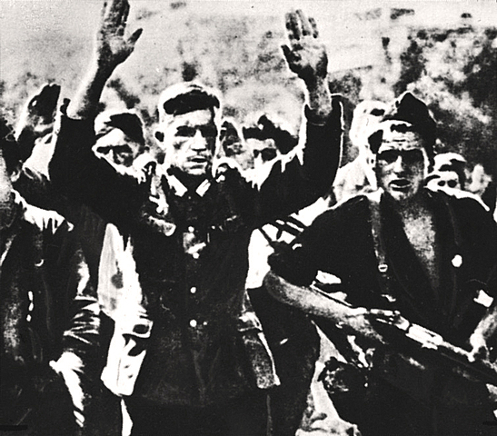 Tyskerne overgir seg