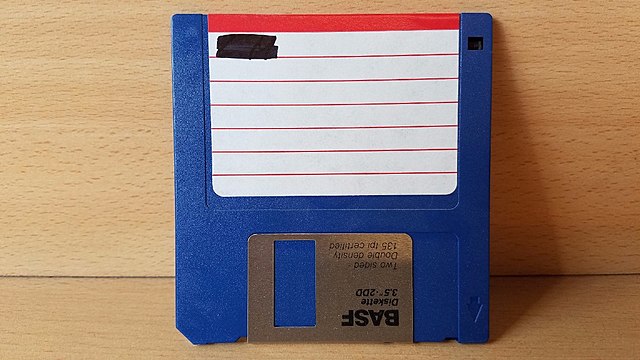 Aparecen los pc Y se crean los Disquetes