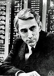 Claude Shannon, ingénieur en génie électrique et mathématicien américain. (30 avril 1916 - 24 février 2001)