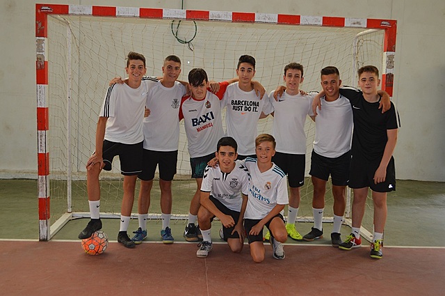 Futbol amb els amics del poble
