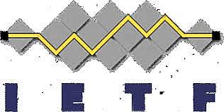 La NFSNET fue remplazada por una nueva arquitectura formada por una gigantesca red publica donde las decisiones eran tomadas por organismos y expertos