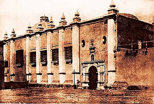 Universidad tradicional.