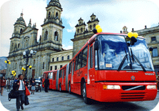 SE INAHUGURA EL TRANSMILENIO