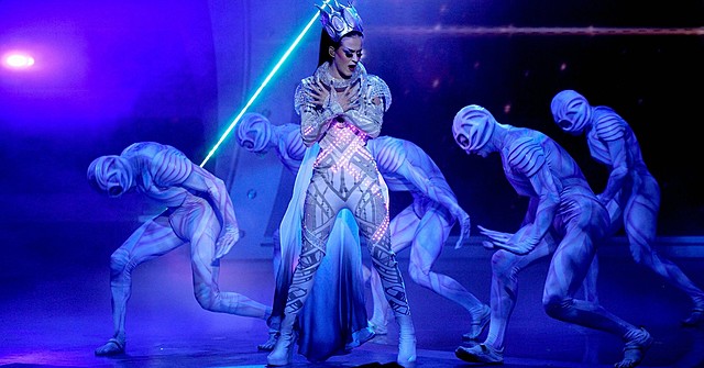 KATY PERRY USA CUTECIRCUIT EN AMERICAN IDOL