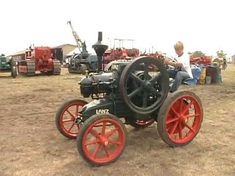 Tractor con motor semidiesel