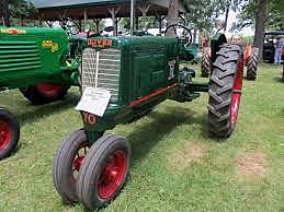 Tractor de tipo triciclo OLIVER 70