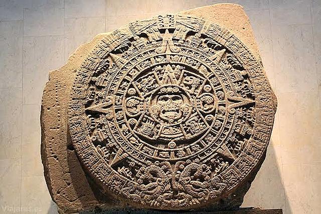 Azteca piedra del sol