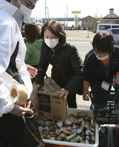 In Pics: Millions starve as Japan digs for the dead