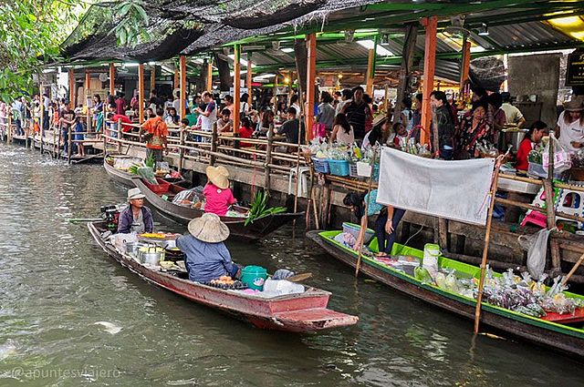 Mercado flotante (Bangkok, Tailandia)
