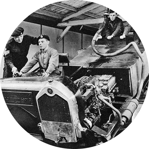 Aparecen los primeros simuladores de vuelo.