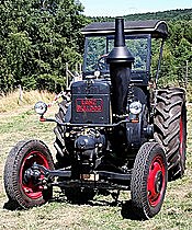 Primer tractor con cabina cerrada