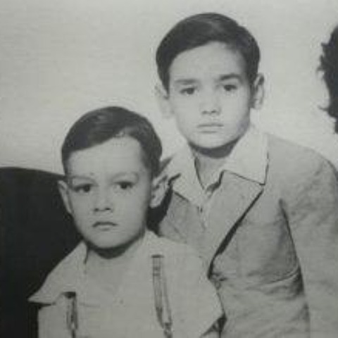 A sus 9 años, Asturias escribe el primer borrador de una historia, el que posteriormente servirá de base para "El Señor Presidente".