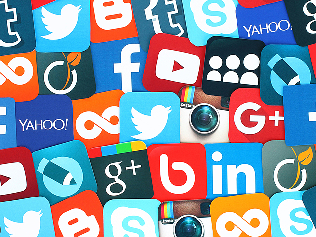 2007. Redes Sociales.