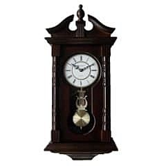 Christian Huygens inventa el reloj de péndulo colgante.