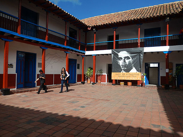 Le conceden una beca en el Liceo Nacional de Varones ( Bogotà )