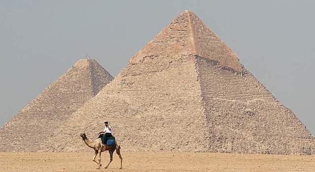 OBRA D'ART EGIPCIA: LES PIRÀMIDES
