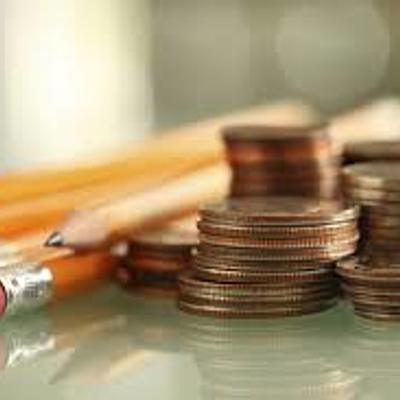 Timeline: Línea de tiempo economía educativa.