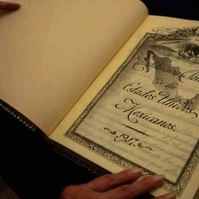 Timeline: Principales momentos comprendidos en las etapas de creación, desarrollo y consolidación de nuestra constitución