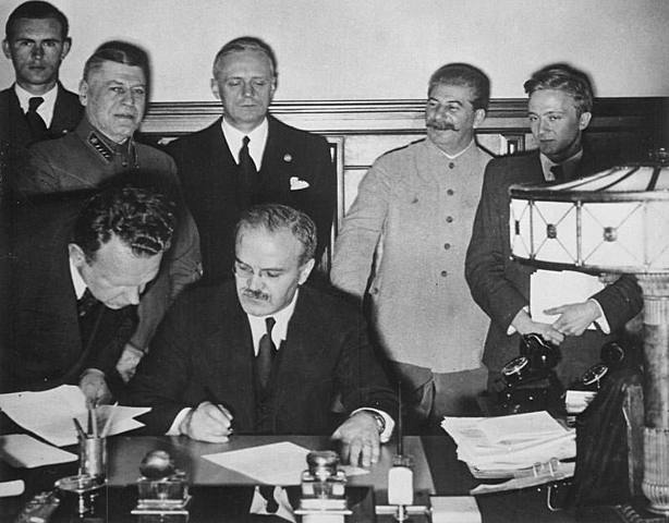 Pacto Ribbentrop-Molotov