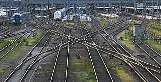 1934. El presidente Lázaro Cárdenas, convencido de la necesidad de mantener y extender la red ferroviaria, impulsó el Plan Sexenal.