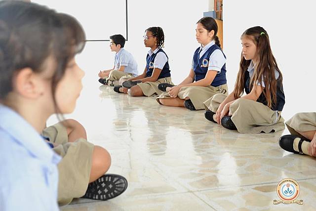 Creación del colegio Academia Darshan. Año 2007 d. c.