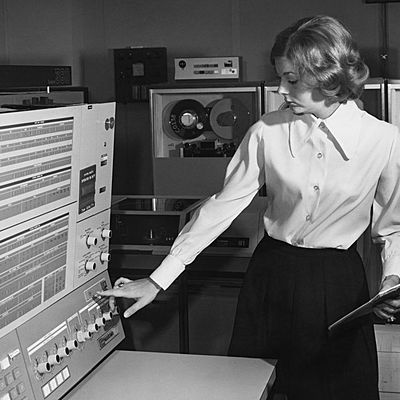 Timeline: Histoire de l'informatique et des sciences annexes