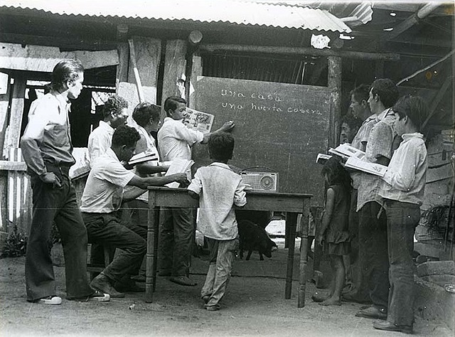Escuela radiofónica